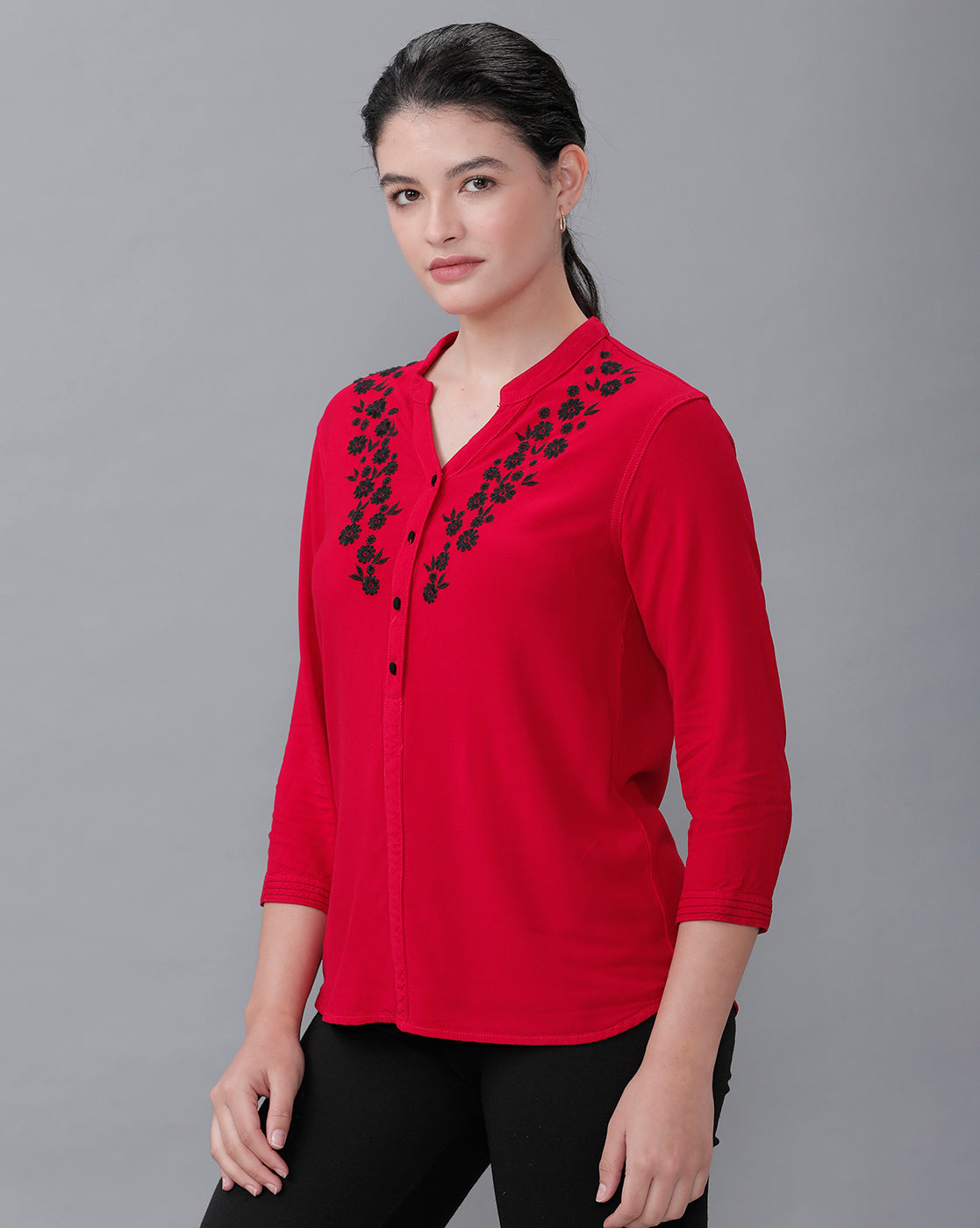 Identiti Women Solid Indo Western Embroidered Tunic - Red