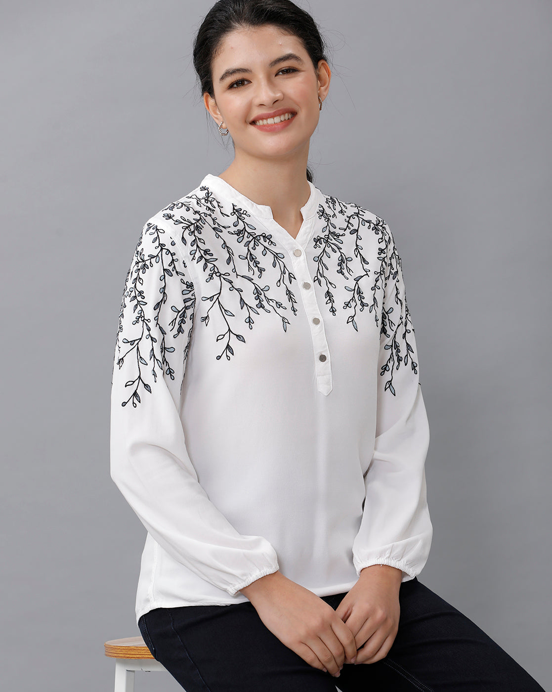 Identiti Women Solid Indo Western Embroidered Tunic - White.