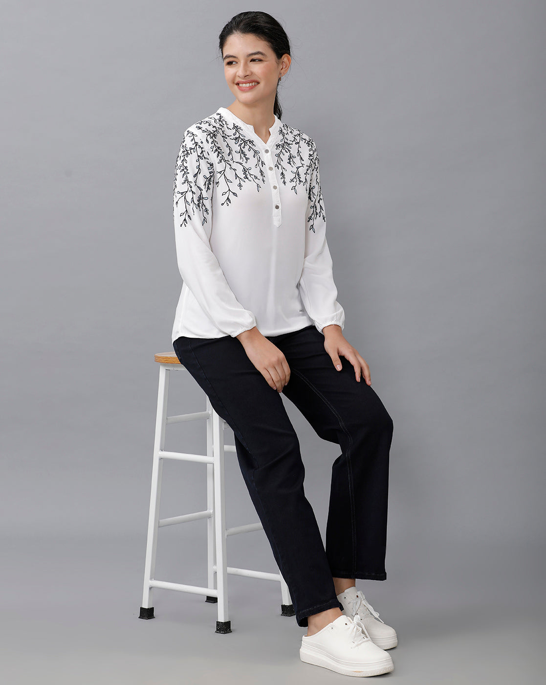 Identiti Women Solid Indo Western Embroidered Tunic - White.