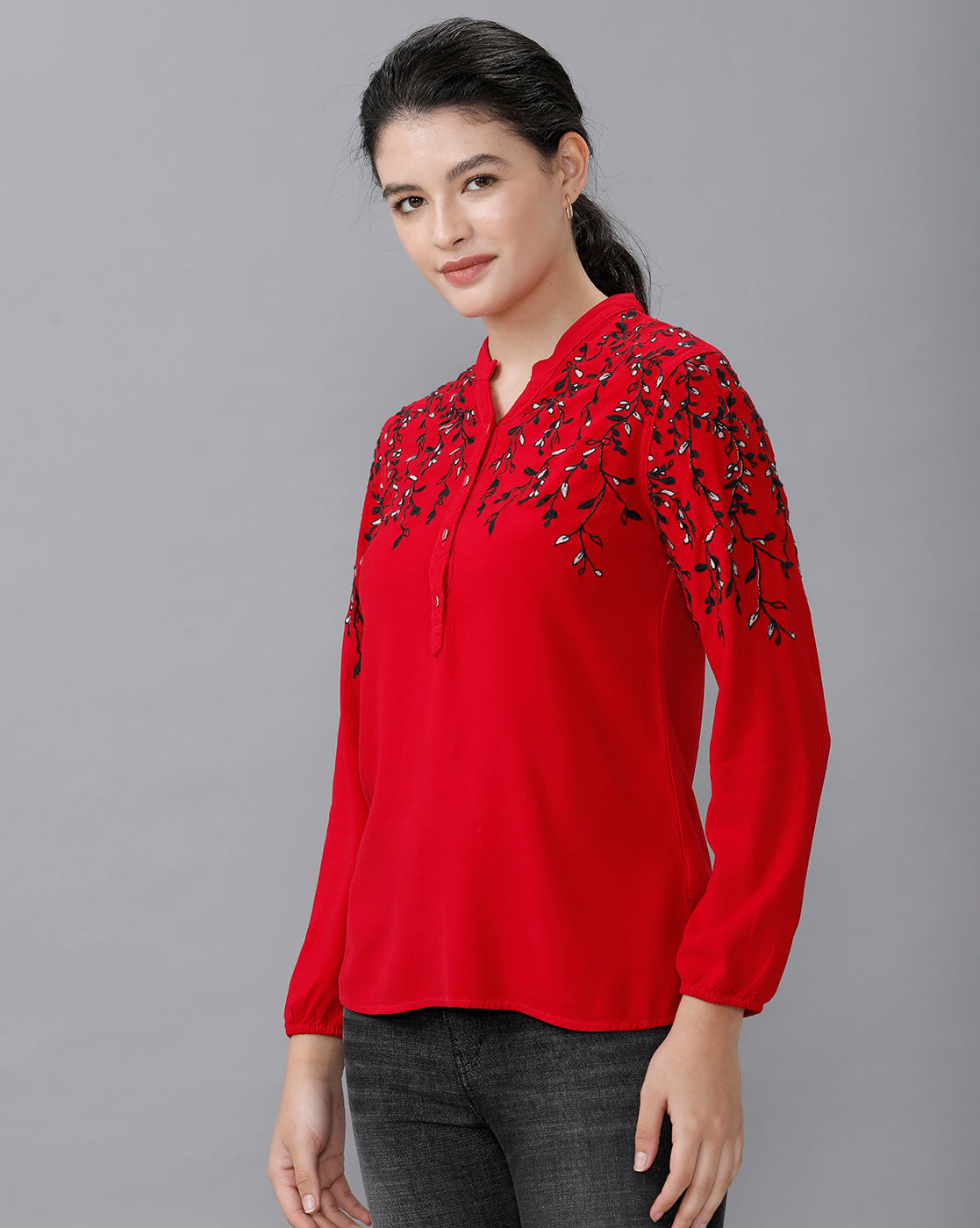 Identiti Women Solid Indo Western Embroidered Tunic - Red.