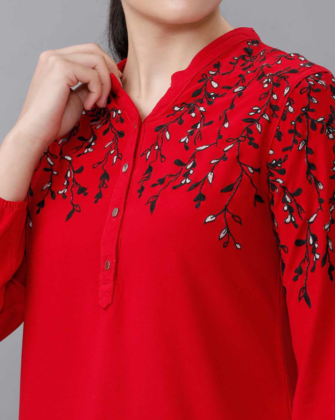 Identiti Women Solid Indo Western Embroidered Tunic - Red.