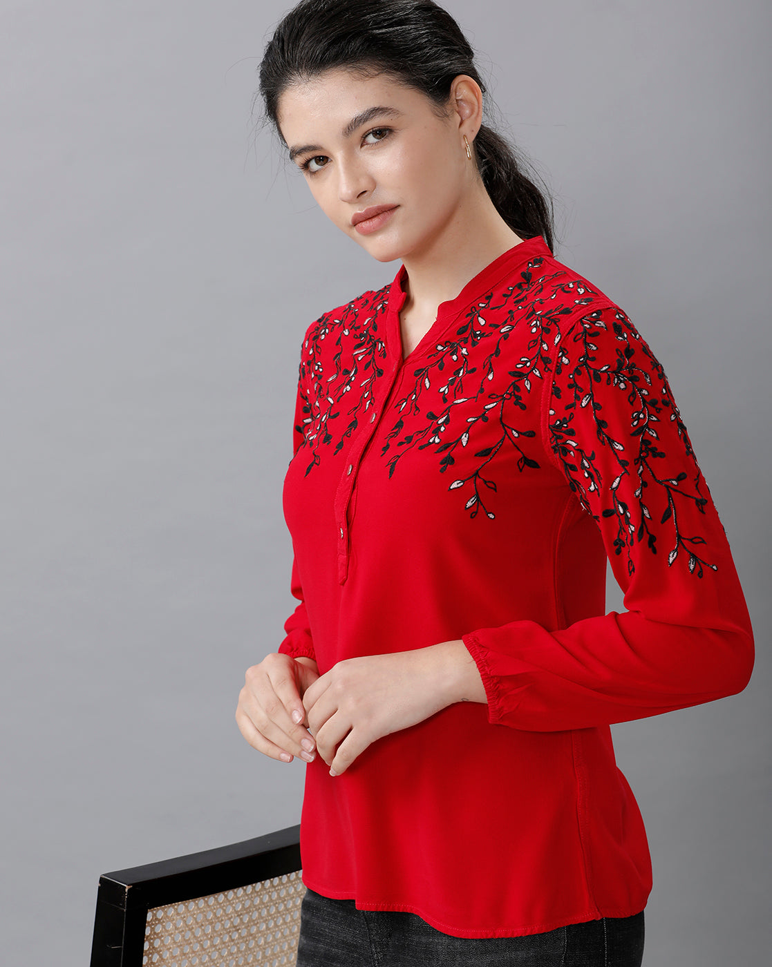 Identiti Women Solid Indo Western Embroidered Tunic - Red.