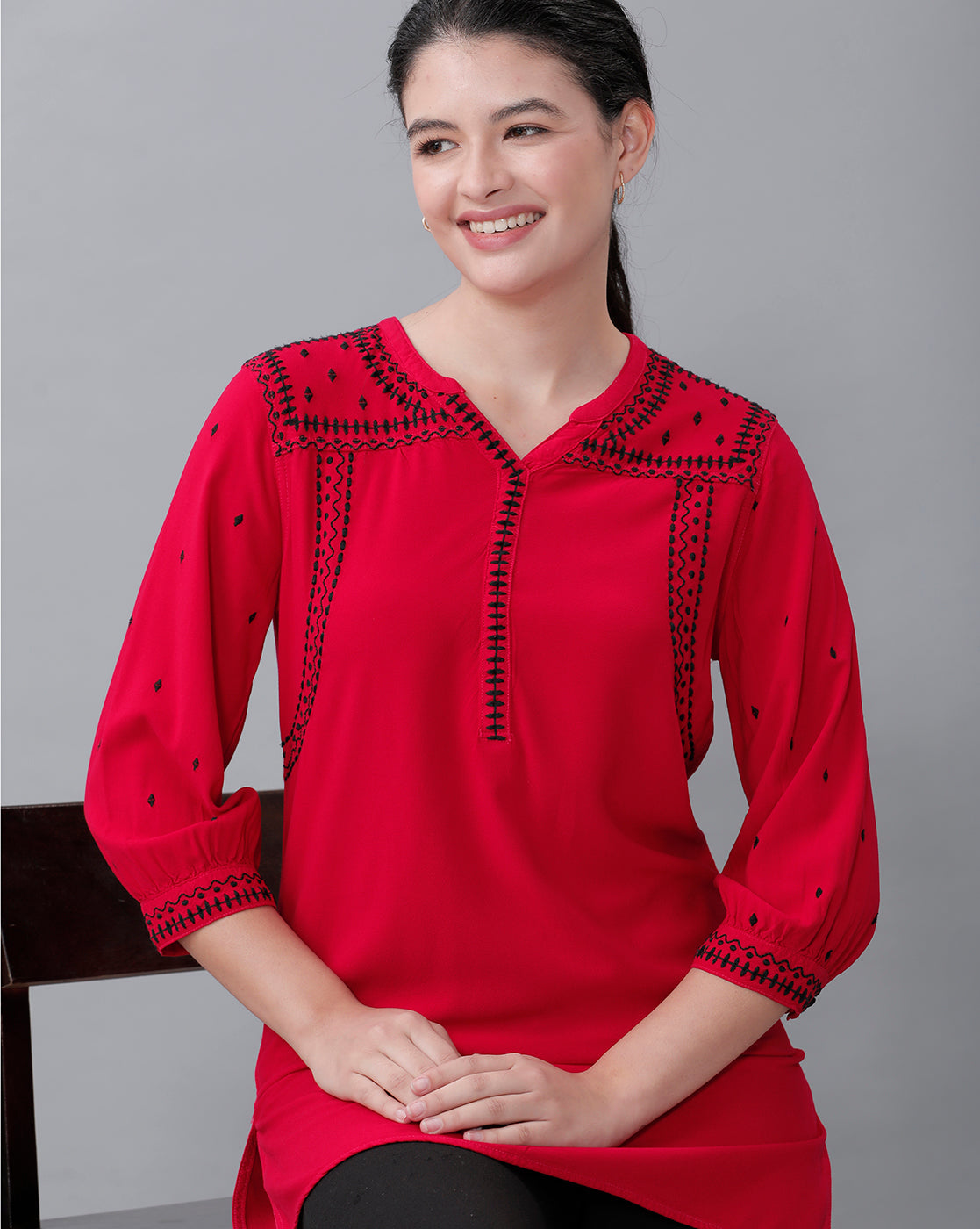 Identiti Women Solid Indo Western Embroidered Tunic - Red