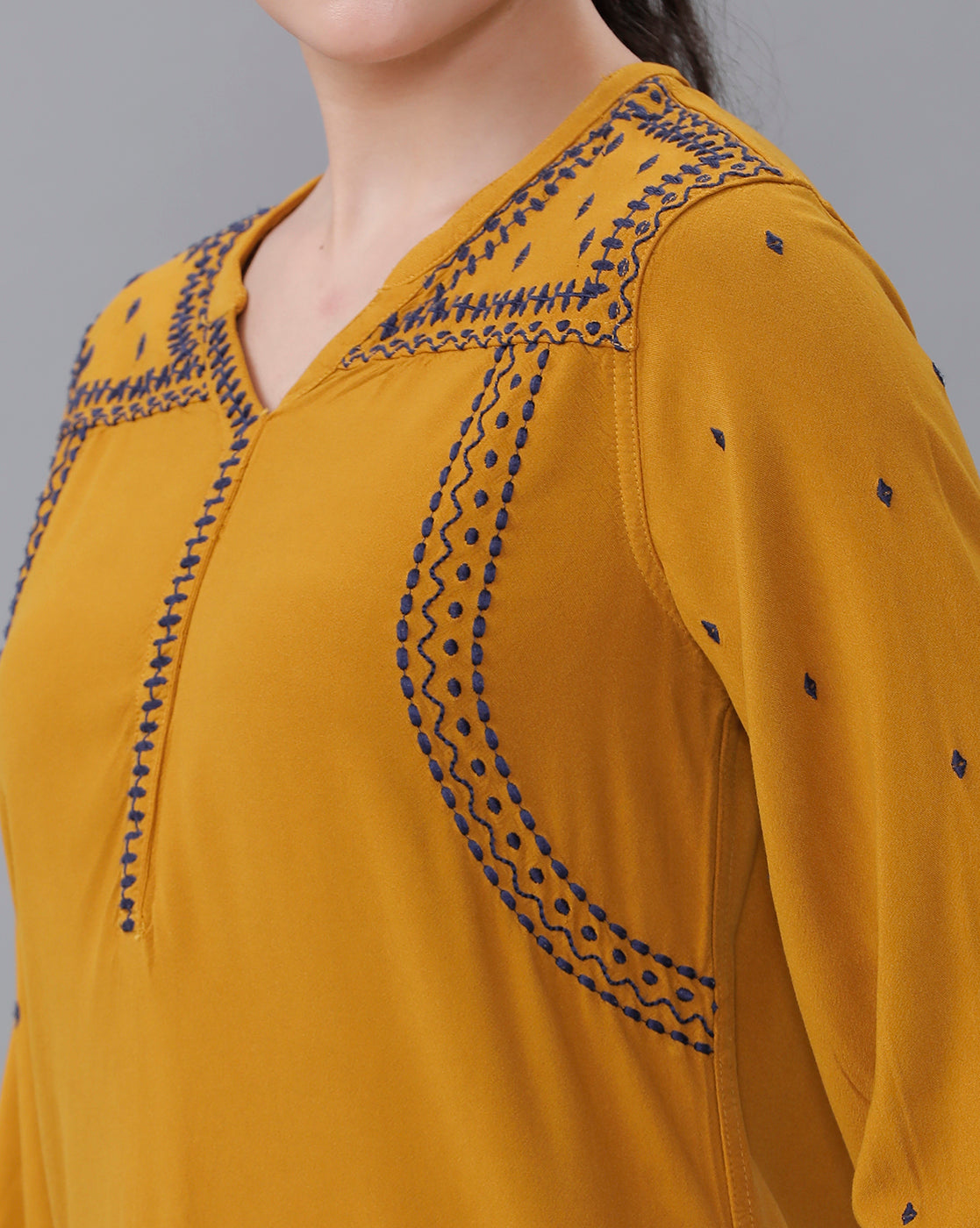 Identiti Women Solid Indo Western Embroidered Tunic - Mustard