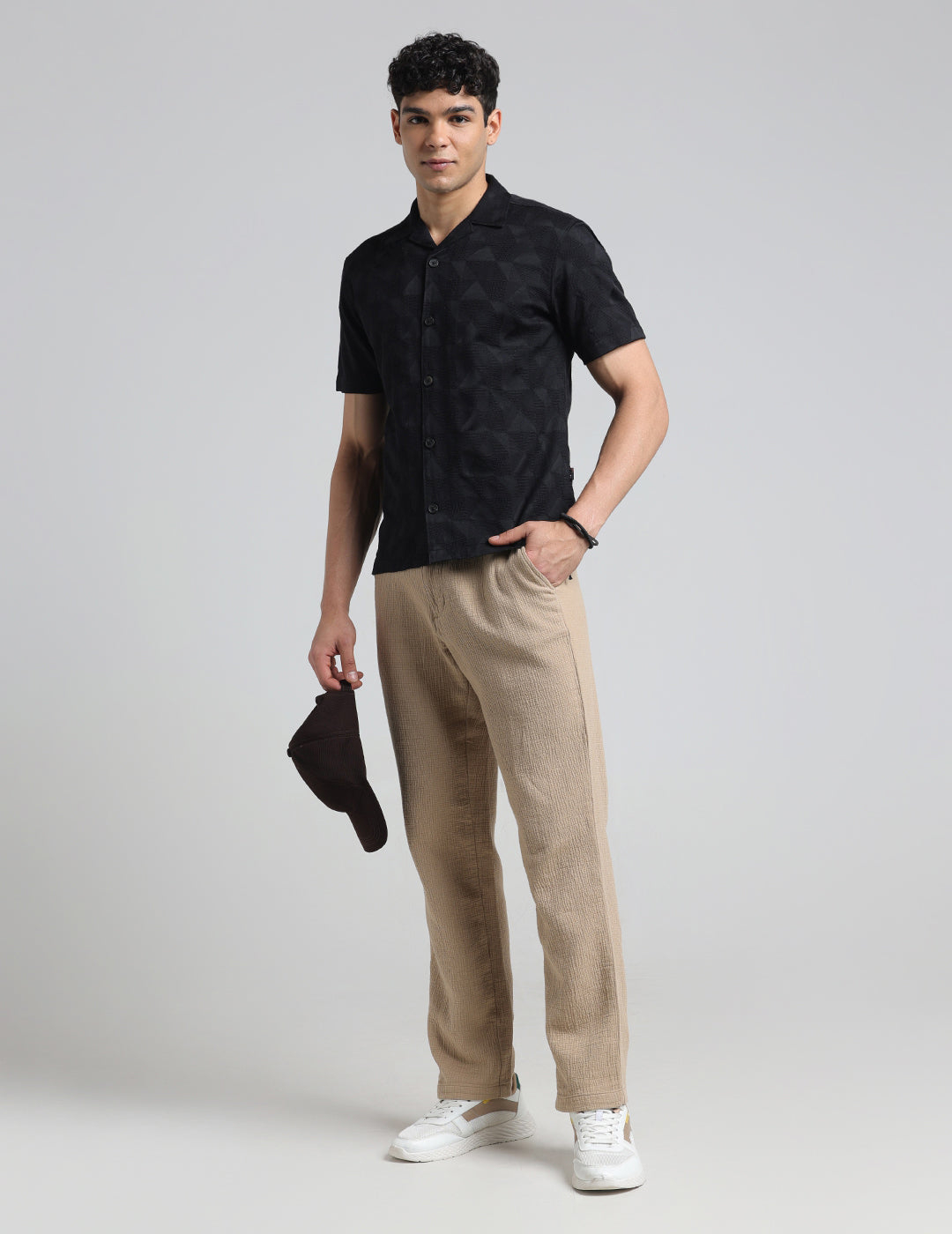 IDENTITI Men Slim Fit Lapel Collar Solid Shirt In Black.