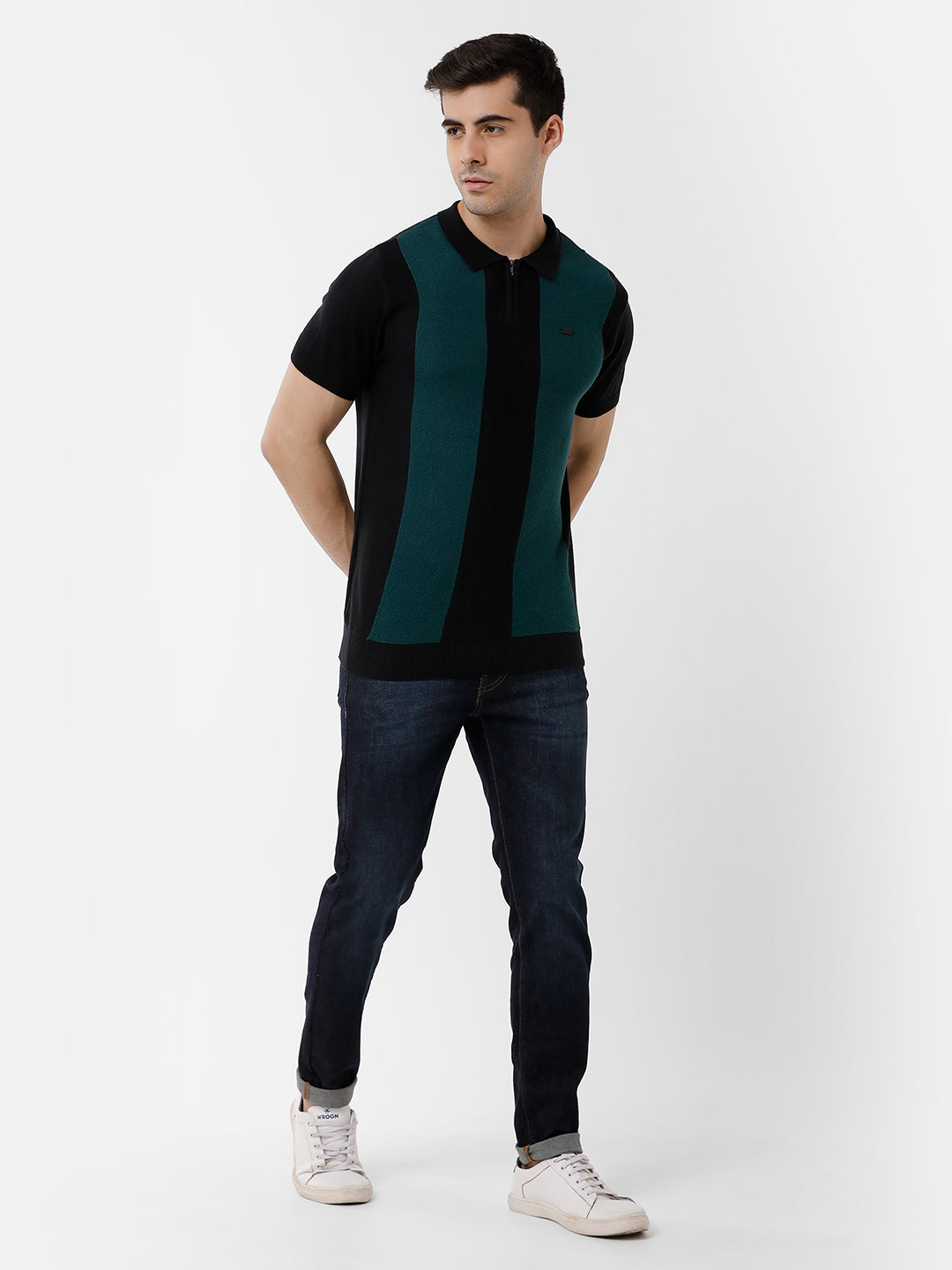 IDENTITI Men Flat Knit T-Shirt With Color Blocking