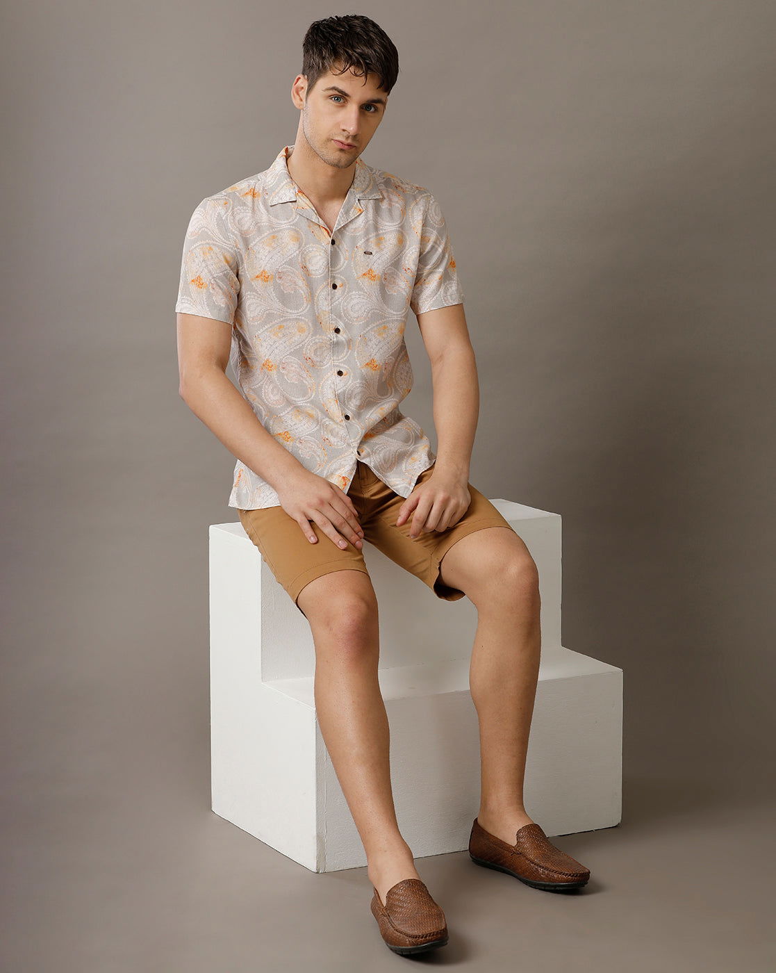 IDENTITI Men Slim Fit Cuban Collar Printed Shirt In Grey.