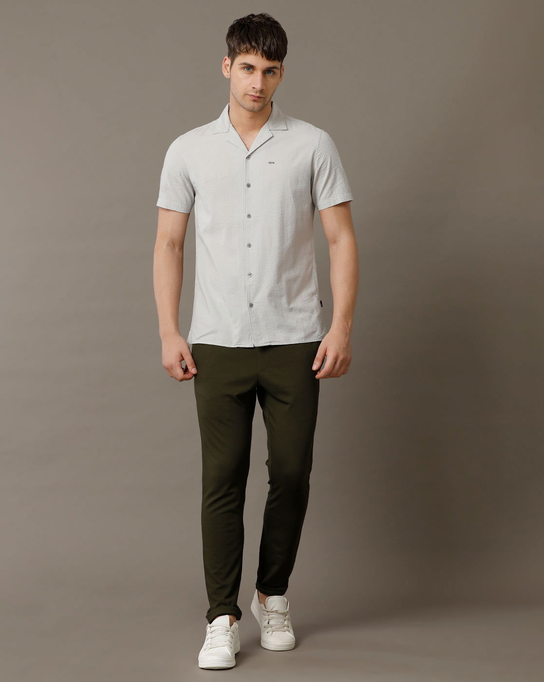 IDENTITI Men Slim Fit Cuban Collar Solid Shirt In Grey.