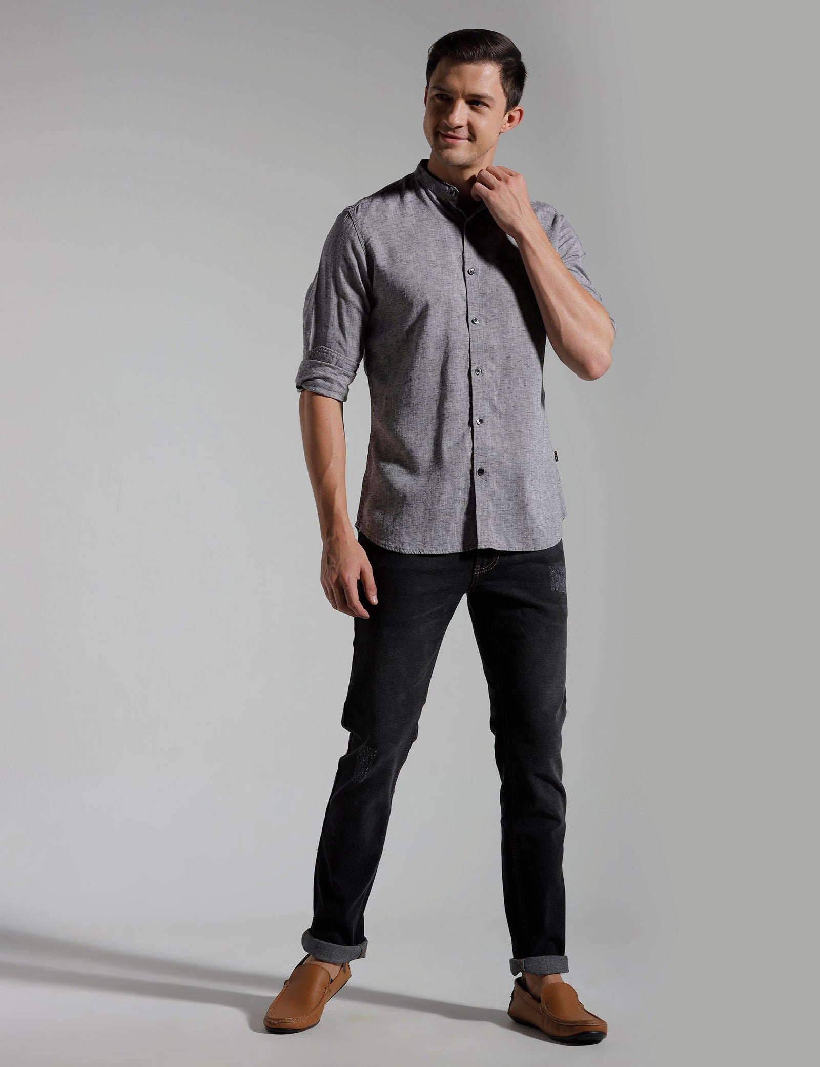 IDENTITI Men Slim Fit Mandarin Collar Solid Shirt
