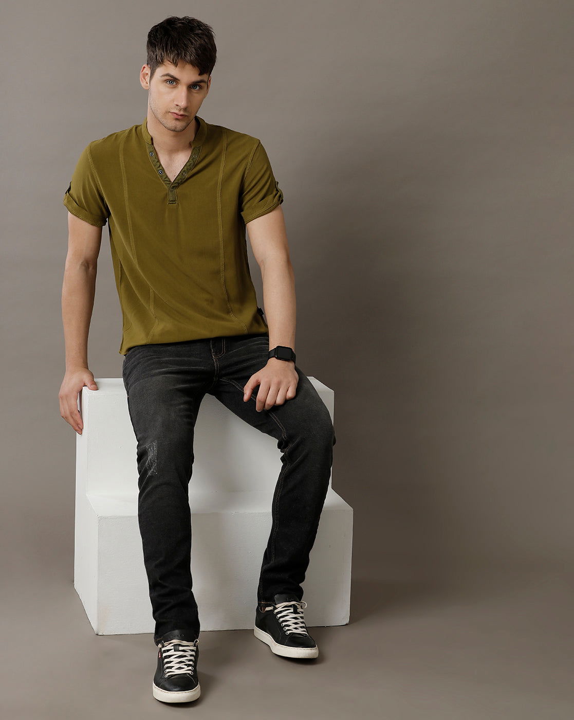IDENTITI Men Slim Fit Mandarin Collar Solid Shirt In Dk.Green.