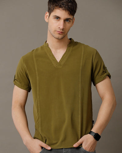 IDENTITI Men Slim Fit Mandarin Collar Solid Shirt In Dk.Green.