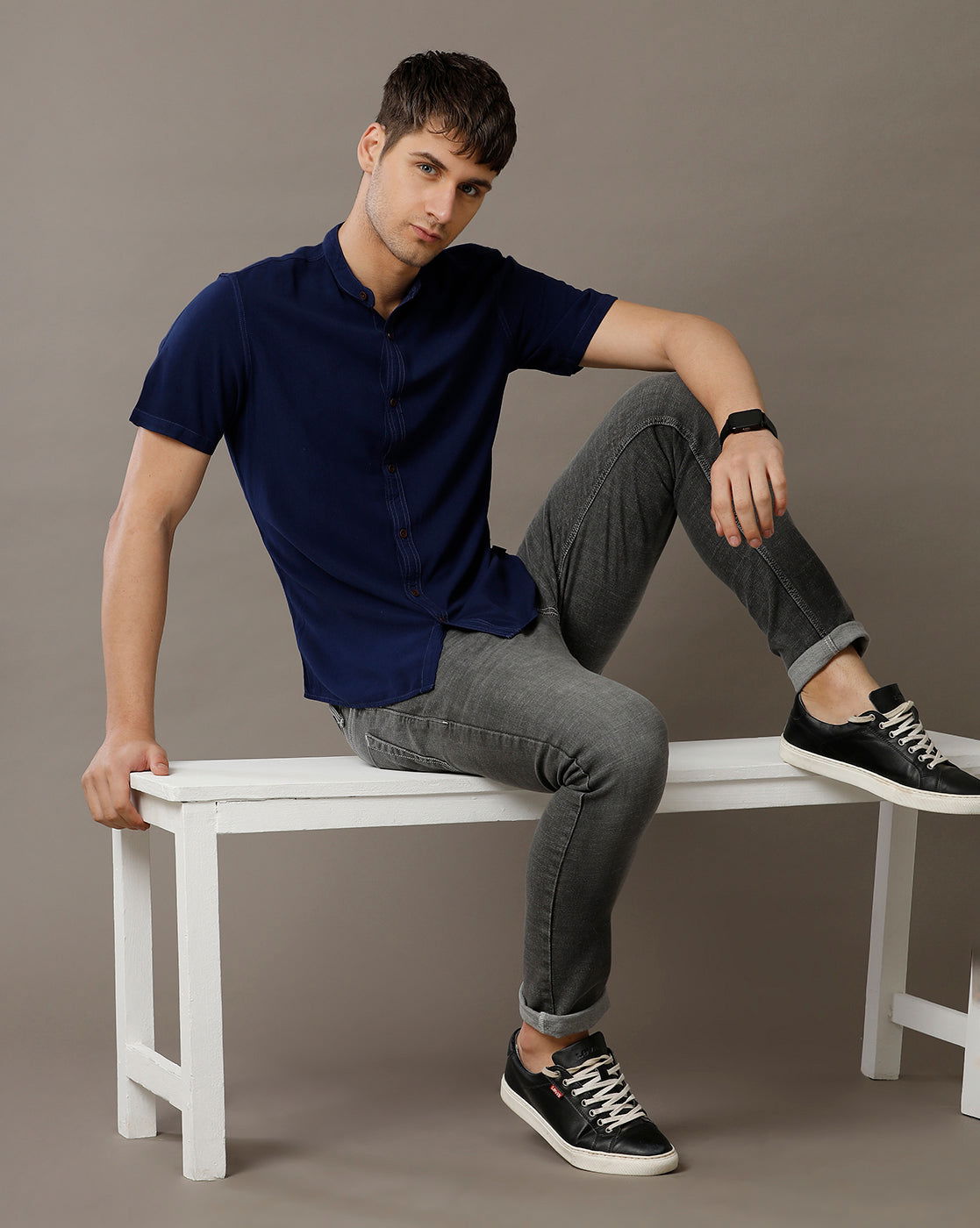 IDENTITI Men Slim Fit Mandarin Collar Solid Shirt In Navy.