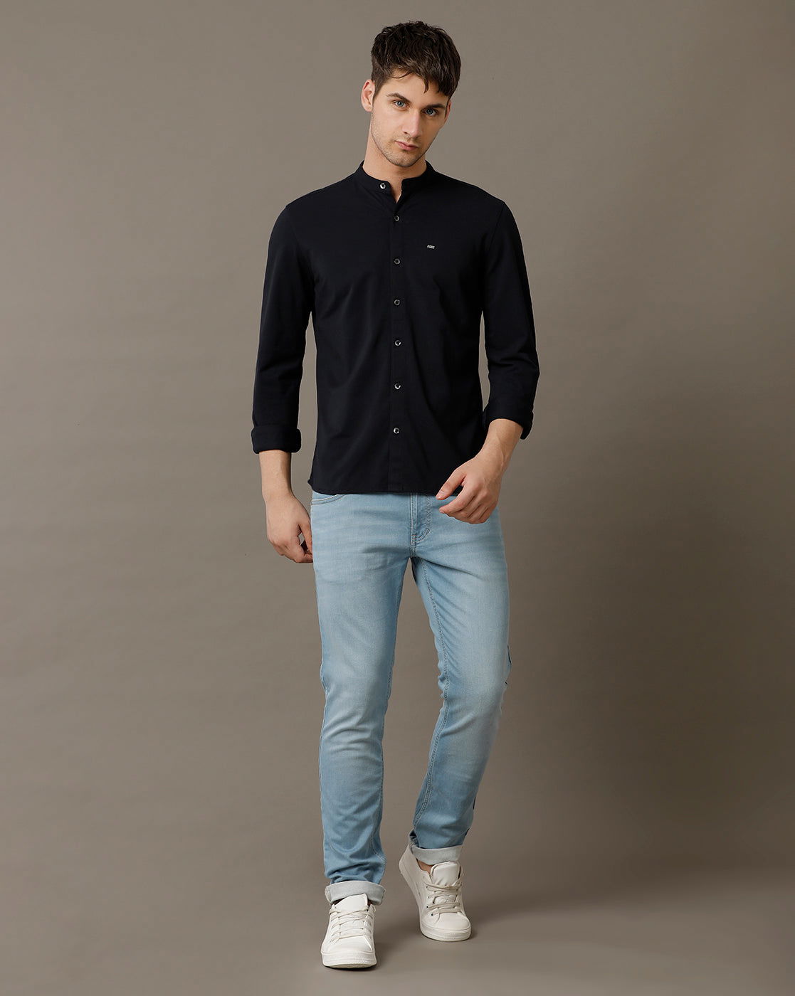 IDENTITI Men Slim Fit Mandarin Collar Solid Shirt In Navy.