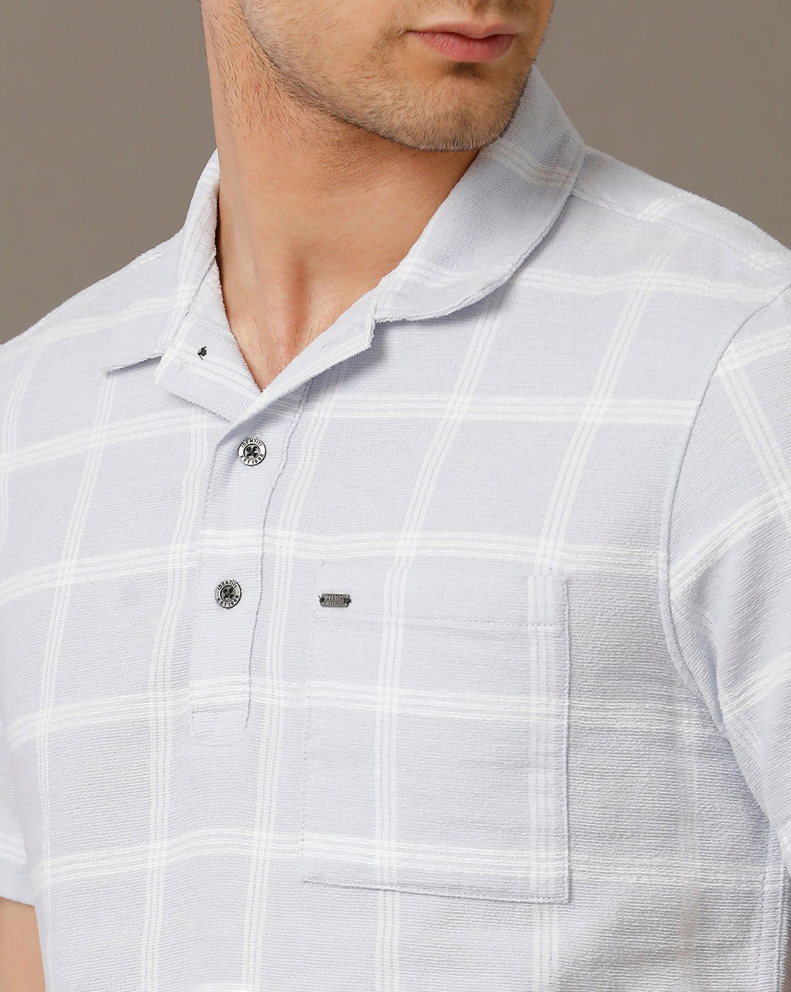 IDENTITI Men Slim Fit Regular Collar Checks Shirt In Blue.
