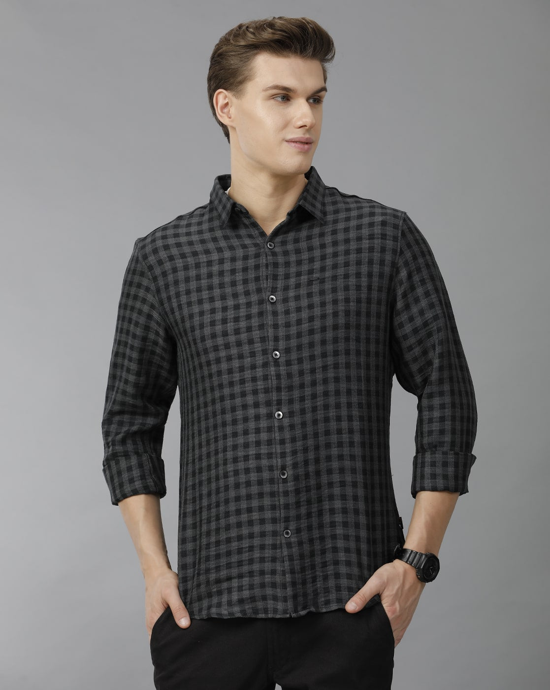 IDENTITI Men Slim Fit Regular Collar Checks Shirt In Grey