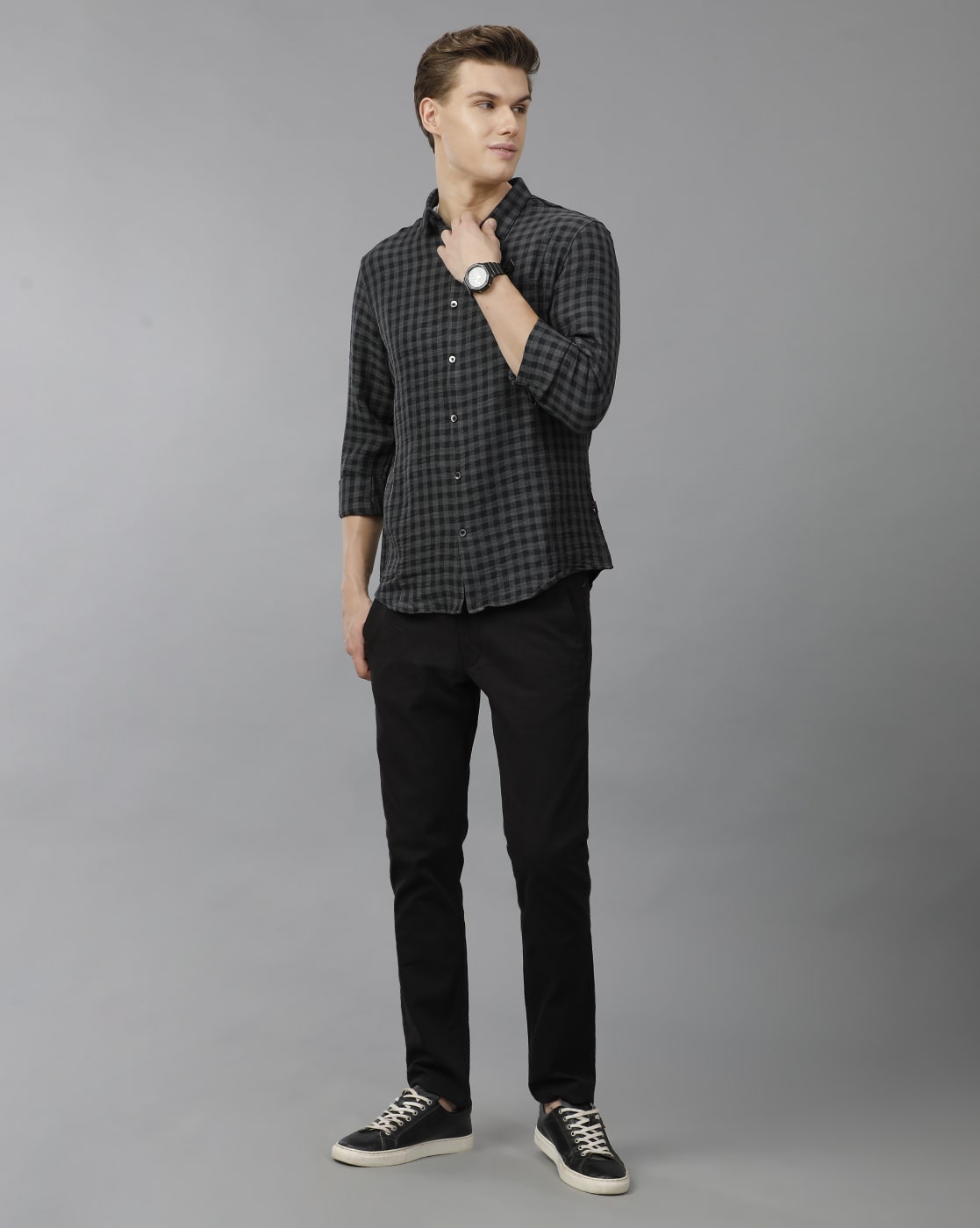 IDENTITI Men Slim Fit Regular Collar Checks Shirt In Grey