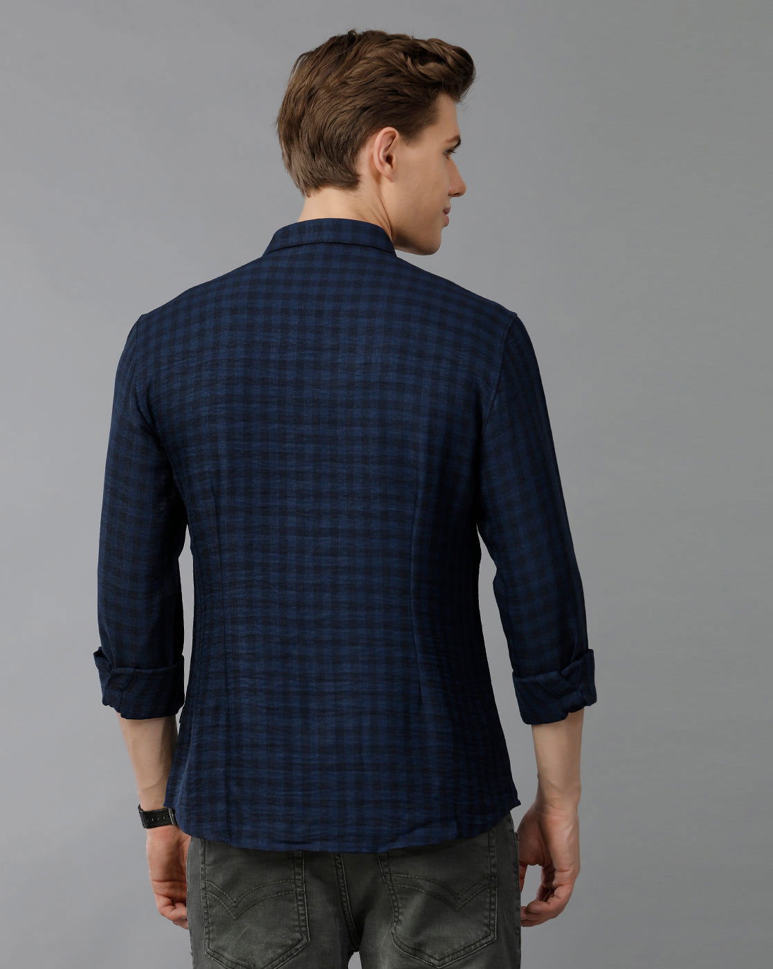 IDENTITI Men Slim Fit Regular Collar Checks Shirt In Navy