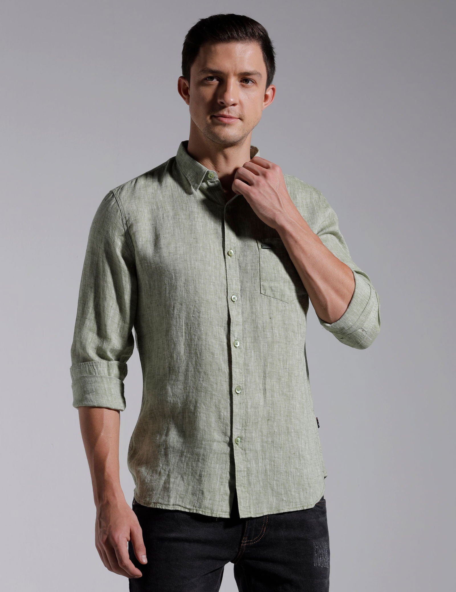 IDENTITI Men Slim Fit Regular Collar Solid Shirt