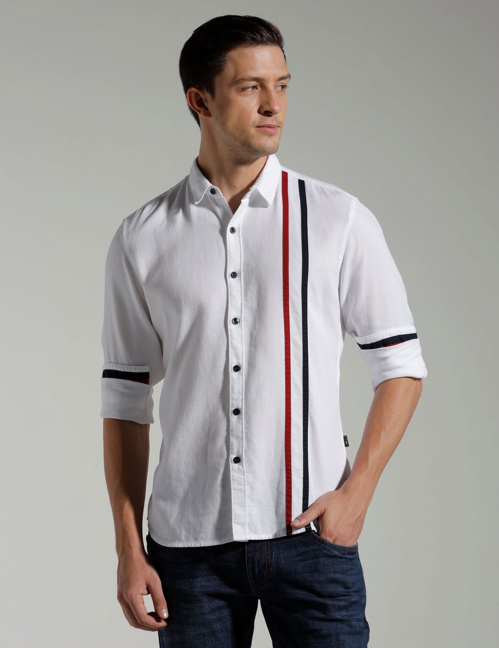 IDENTITI Men Slim Fit Regular Collar Solid Shirt In White