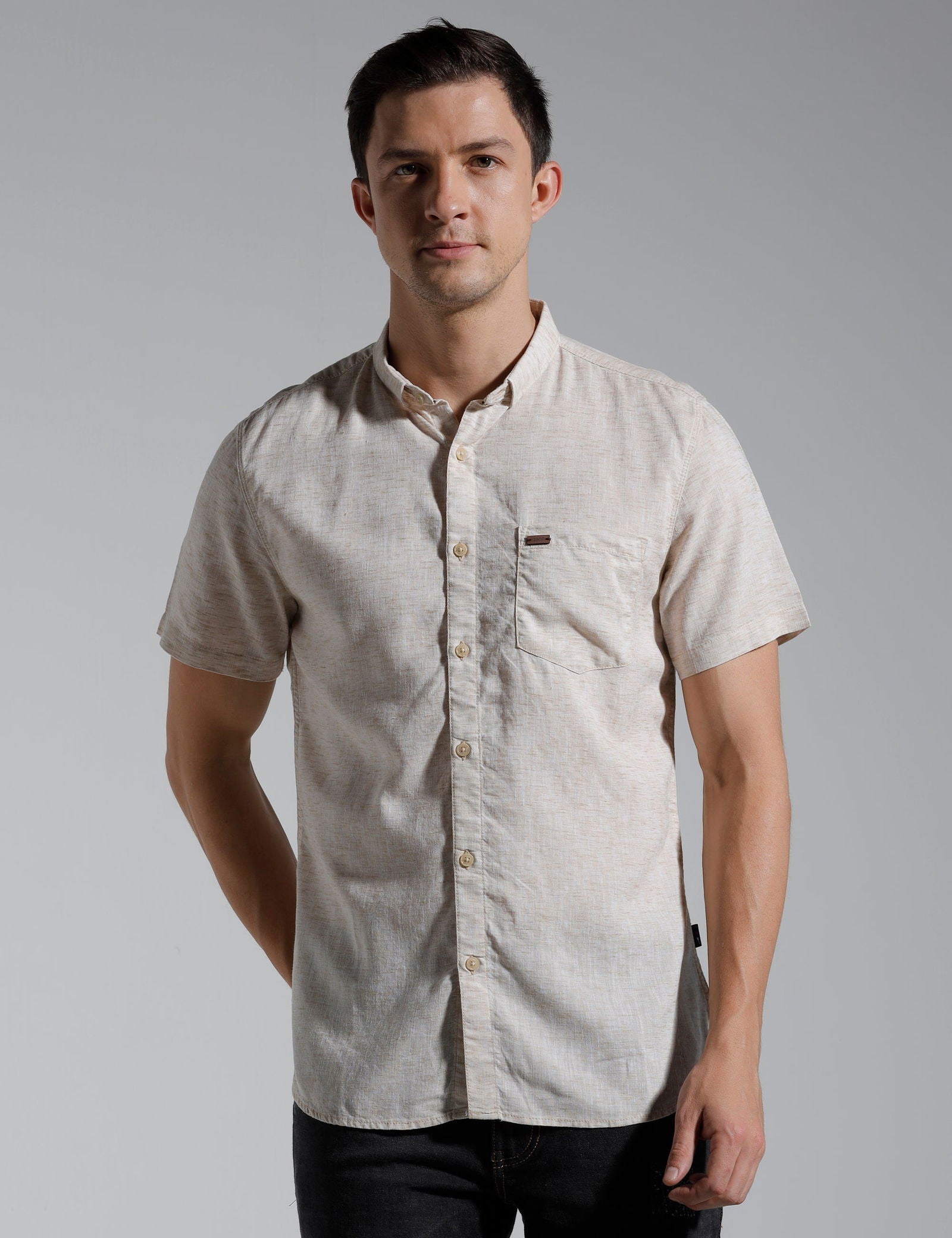 IDENTITI Men Slim Fit Short Collar Solid Shirt