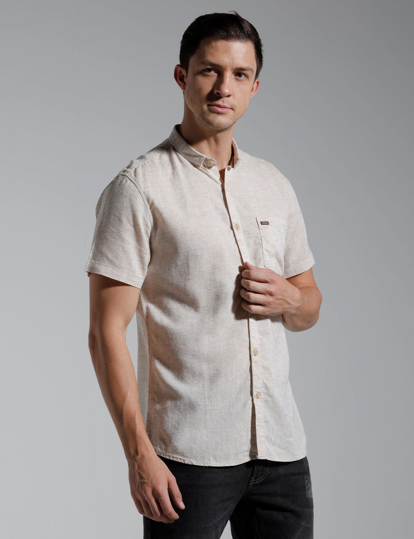 IDENTITI Men Slim Fit Short Collar Solid Shirt