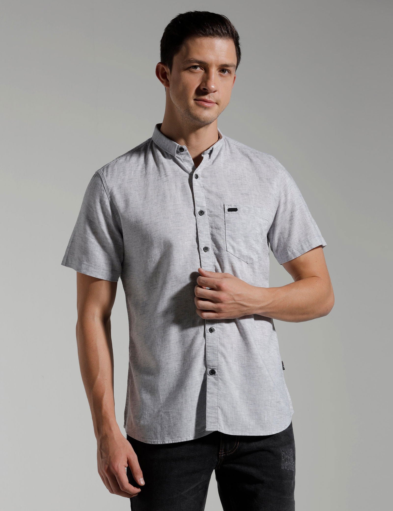 IDENTITI Men Slim Fit Short Collar Solid Shirt
