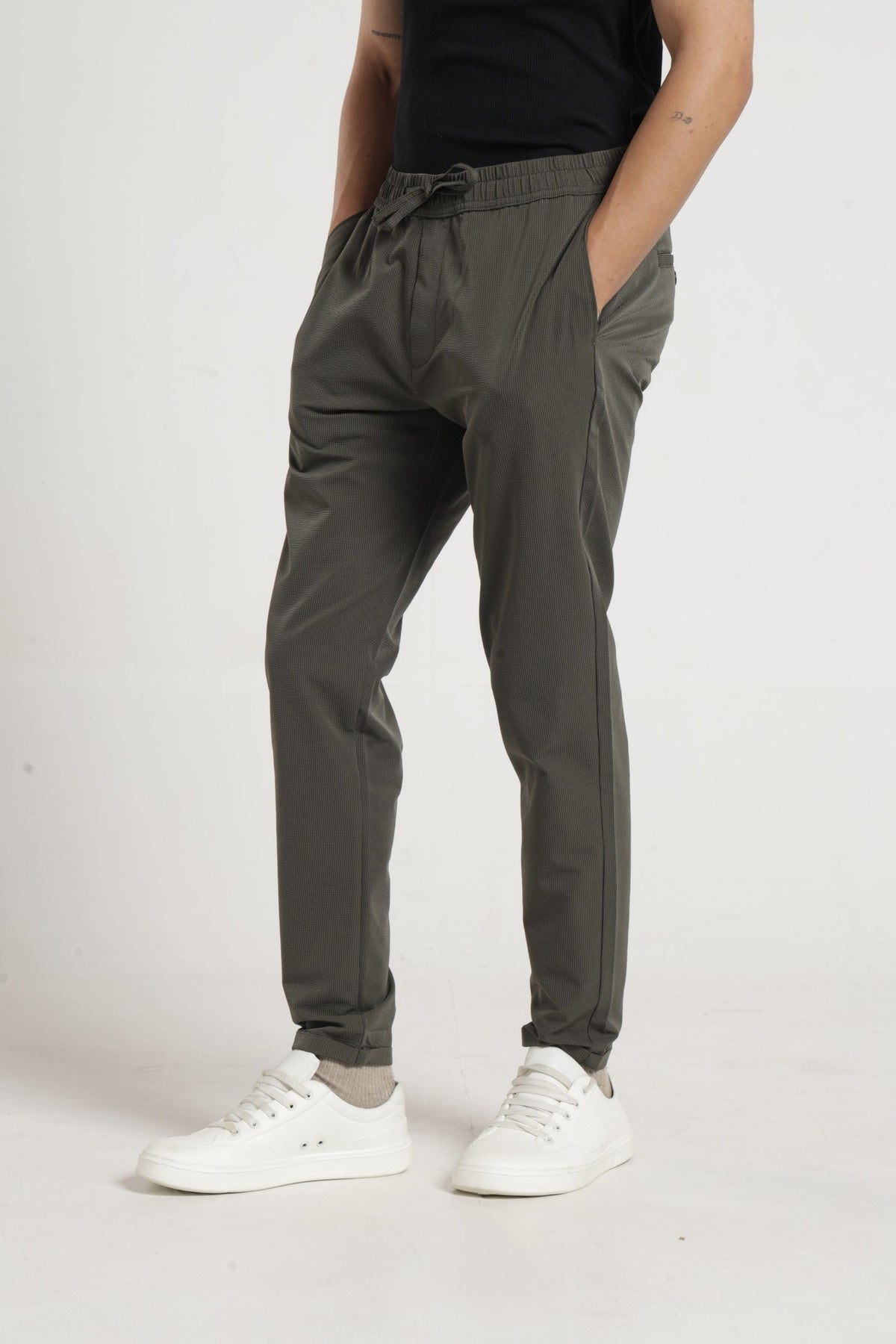 Non Denim Solid dobby Jogger In Olive