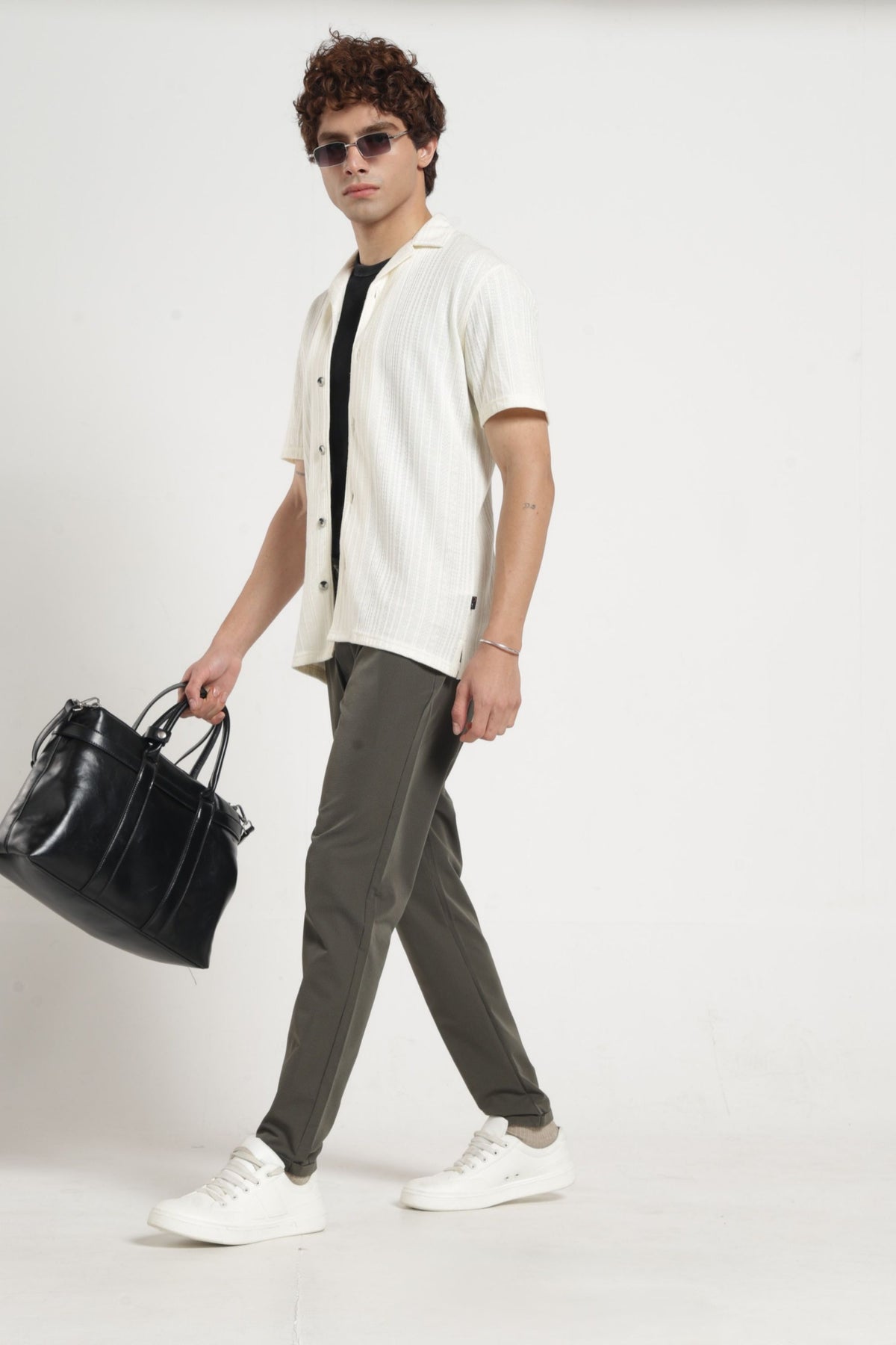 Non Denim Solid dobby Jogger In Olive