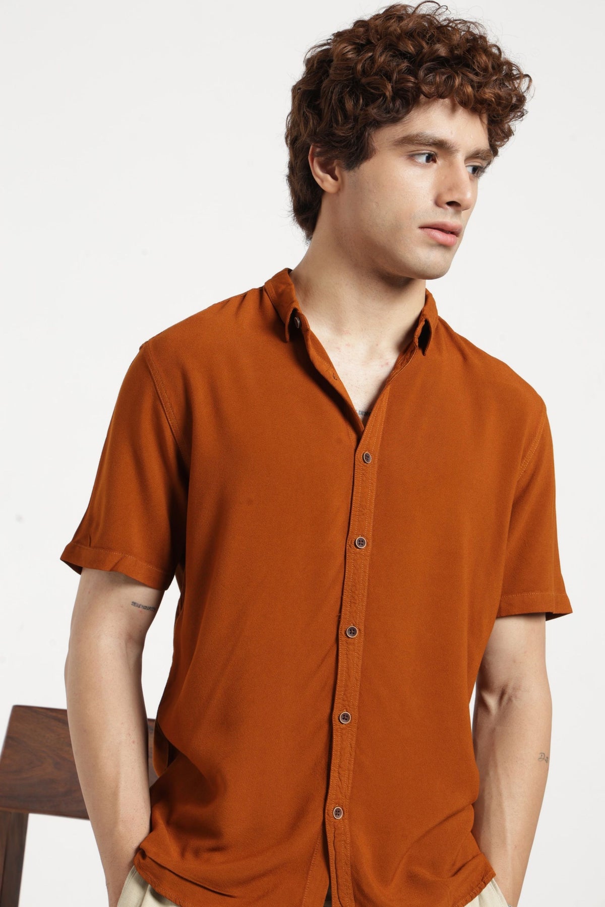 Regular Collar Half Sleeves Solid Shirt in Chocolate