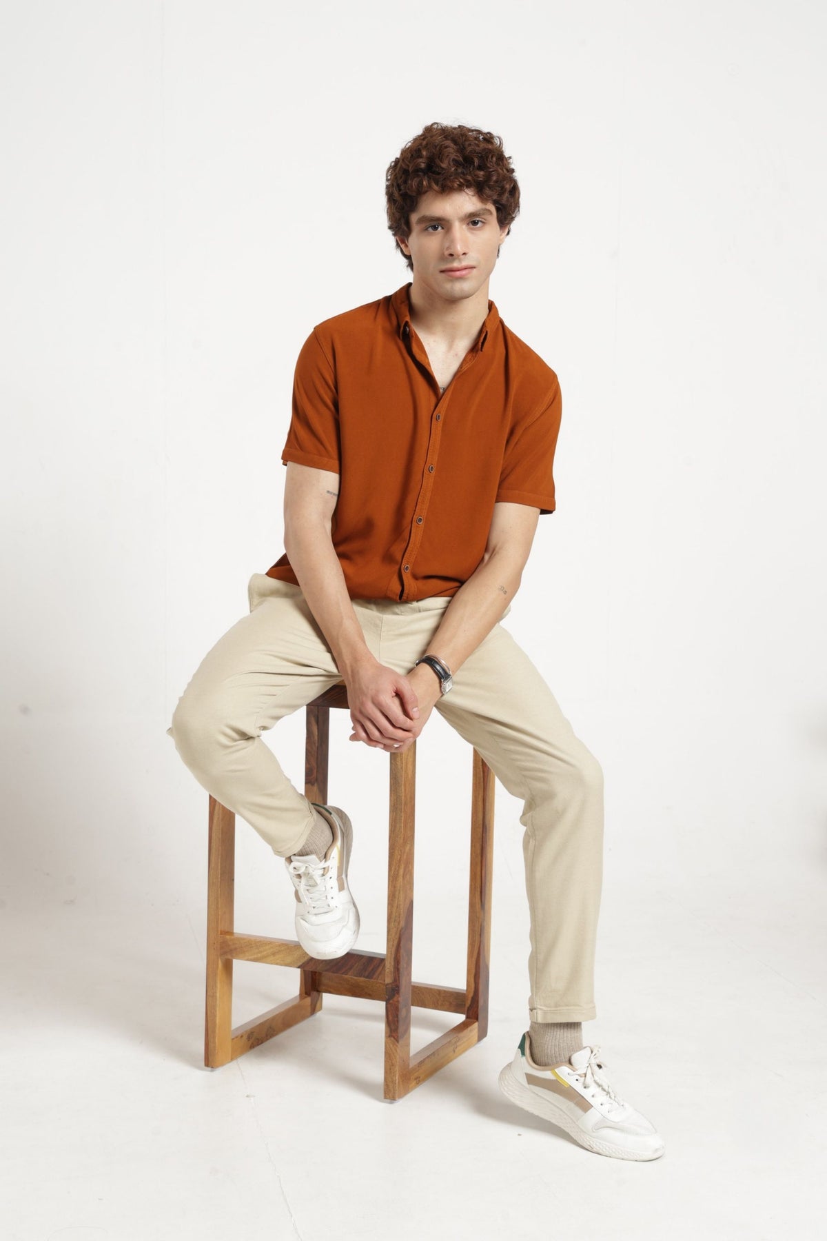 Regular Collar Half Sleeves Solid Shirt in Chocolate