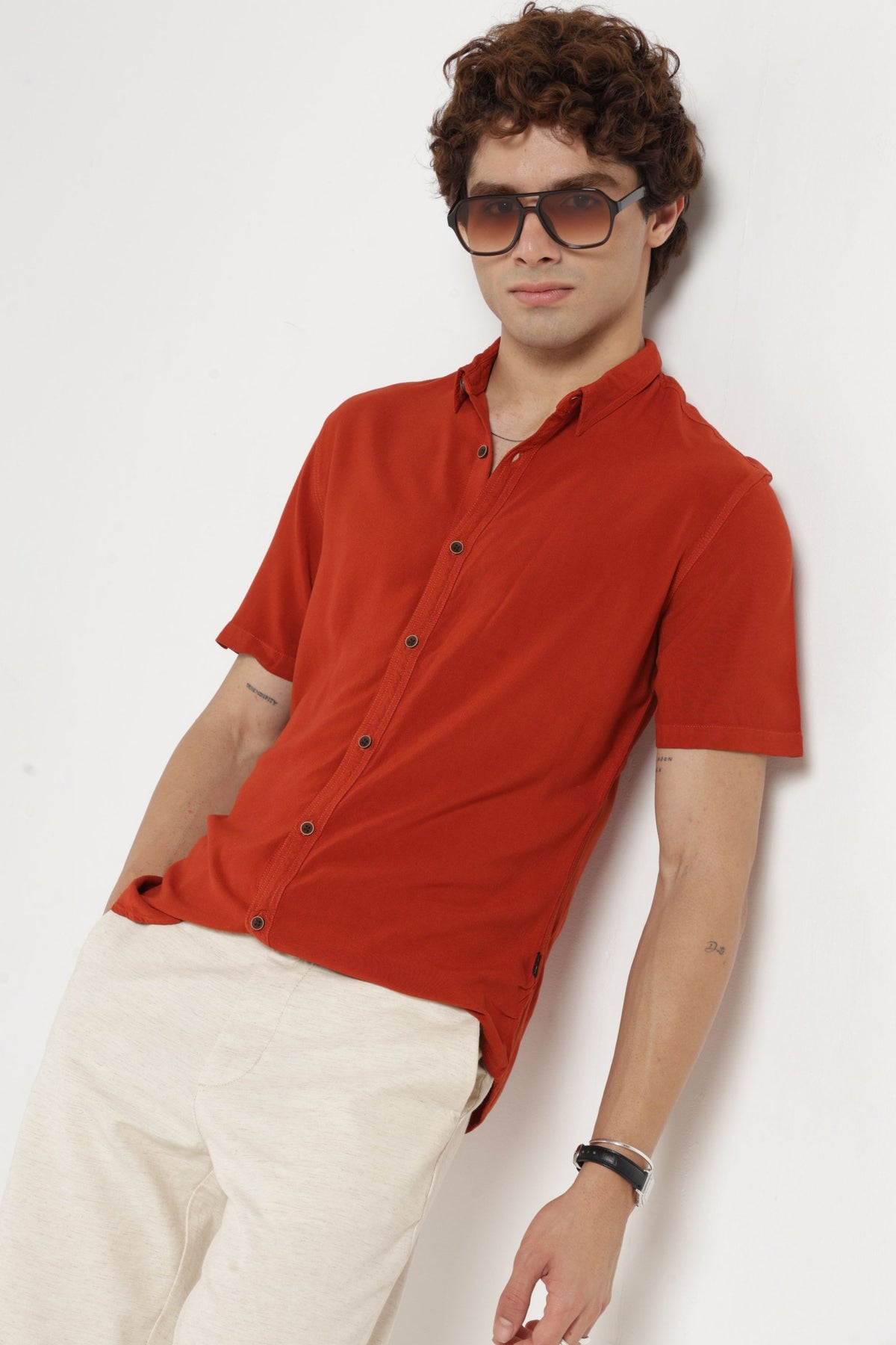 Regular Collar Half Sleeves Solid Shirt in Mineral red
