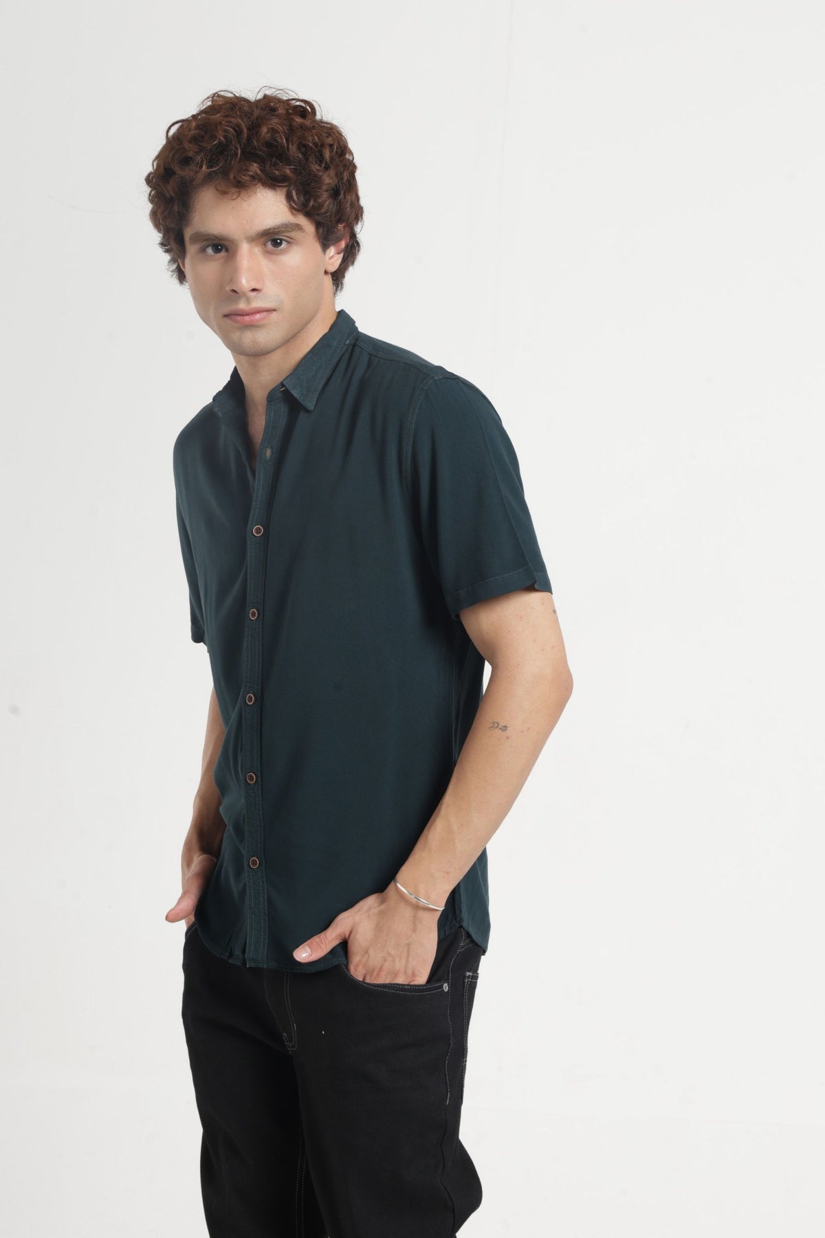 Regular Collar Half Sleeves Solid Shirt in Bottle green