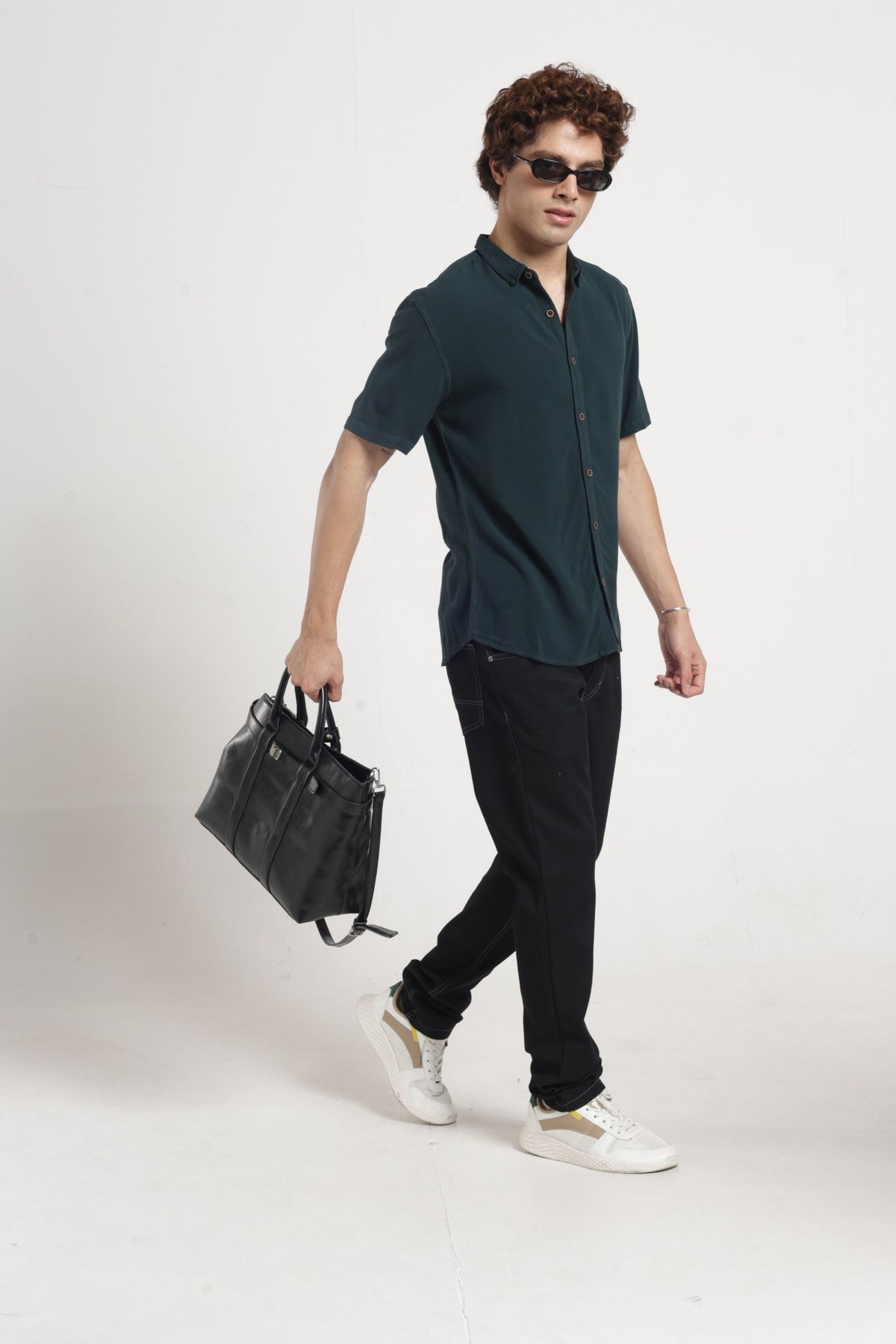 Regular Collar Half Sleeves Solid Shirt in Bottle green