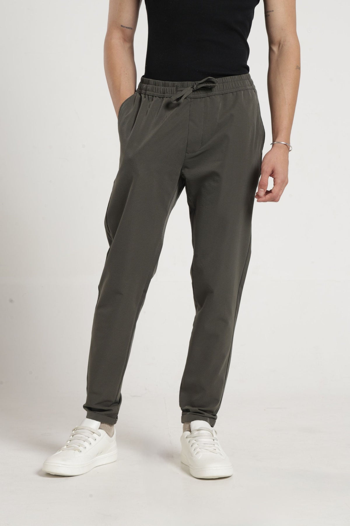 Non Denim Solid dobby Jogger In Olive