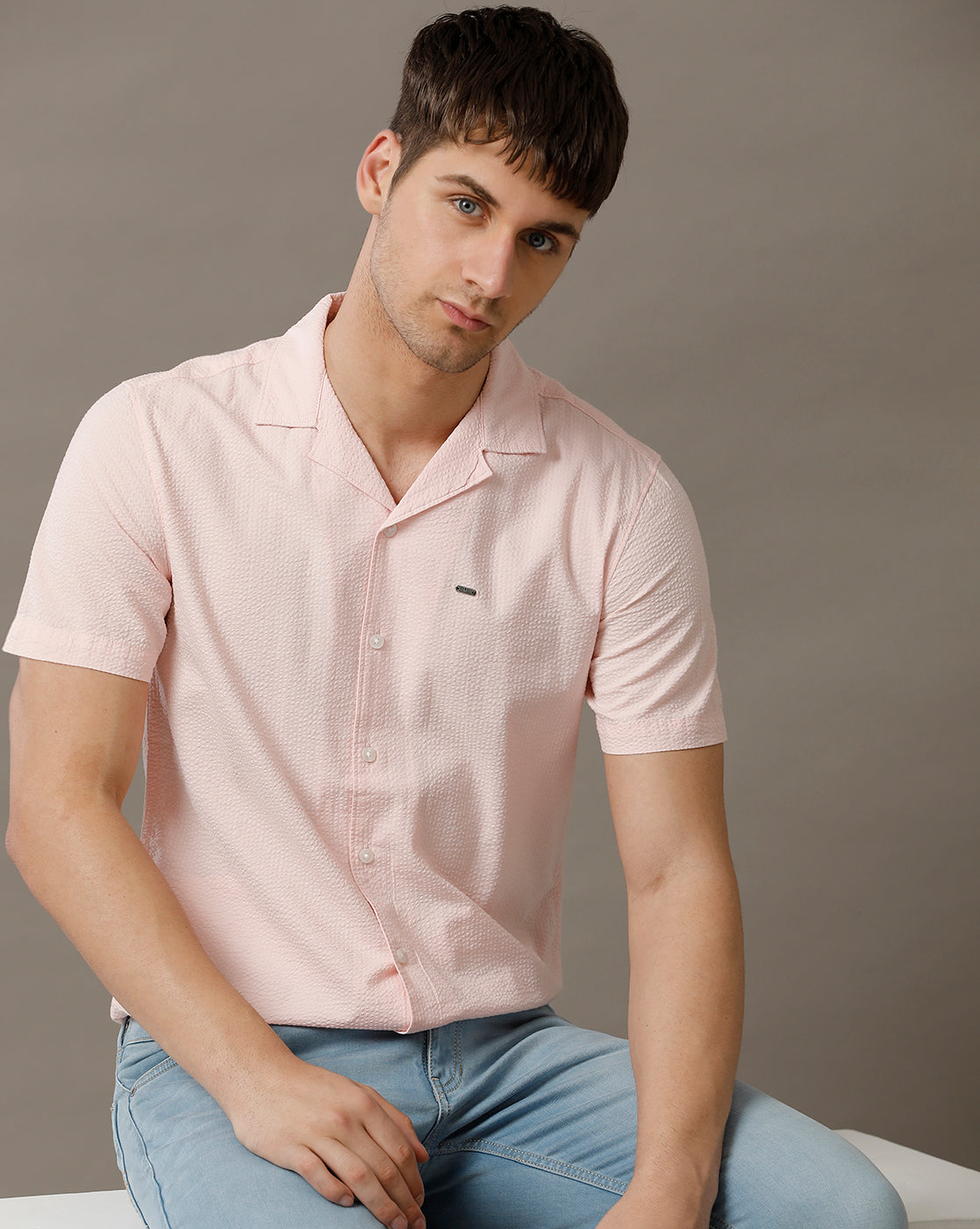 IDENTITI Men Slim Fit Cuban Collar Solid Shirt In Pink.