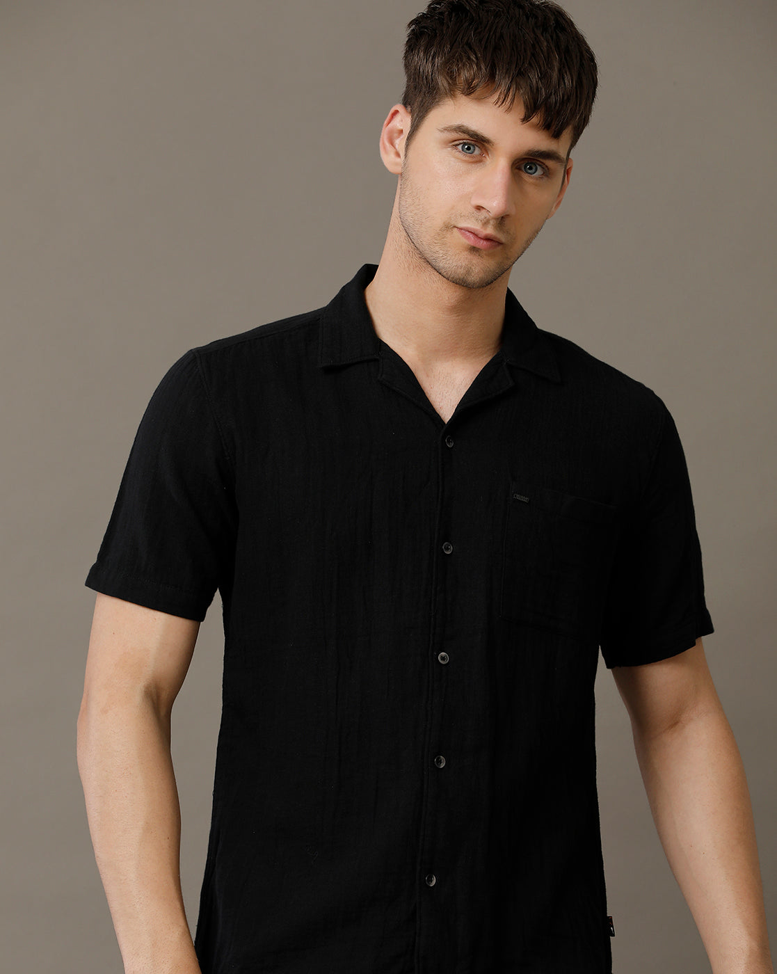 IDENTITI Men Slim Fit Cuban Collar Solid Shirt In Black.