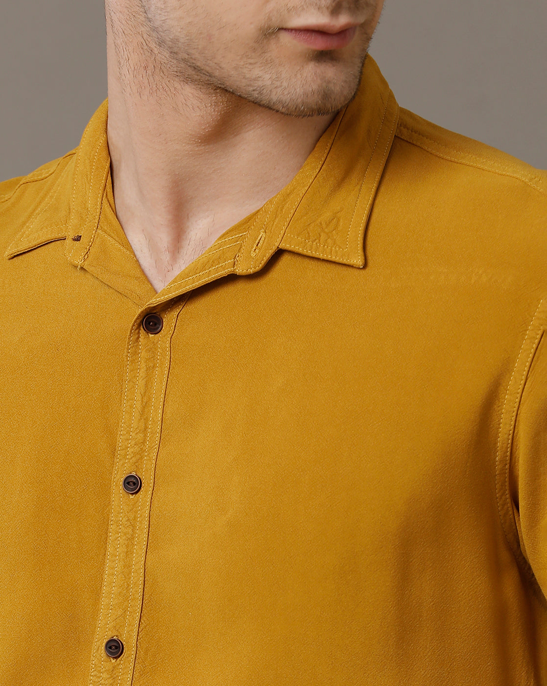 IDENTITI Men Slim Fit Regular Collar Solid Shirt In Mustard.