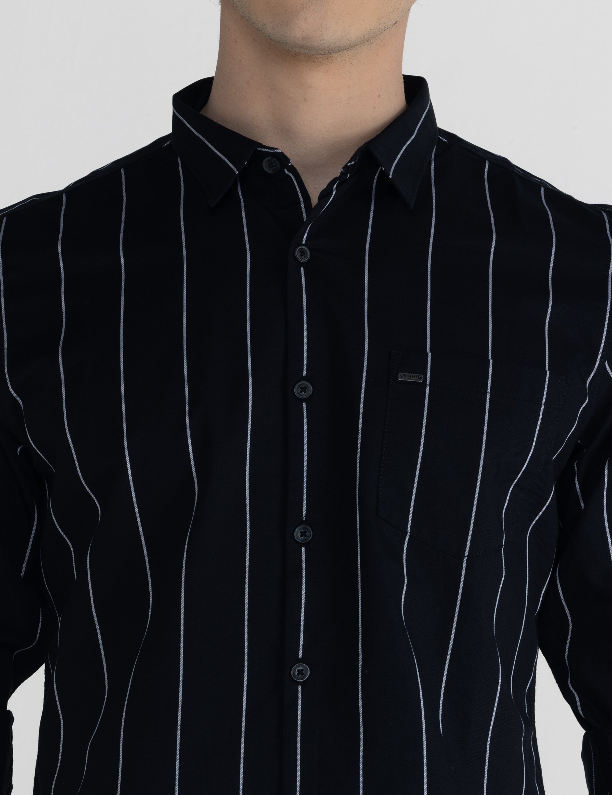Identiti Men Regular Collar Casual Stripe Shirt In Black