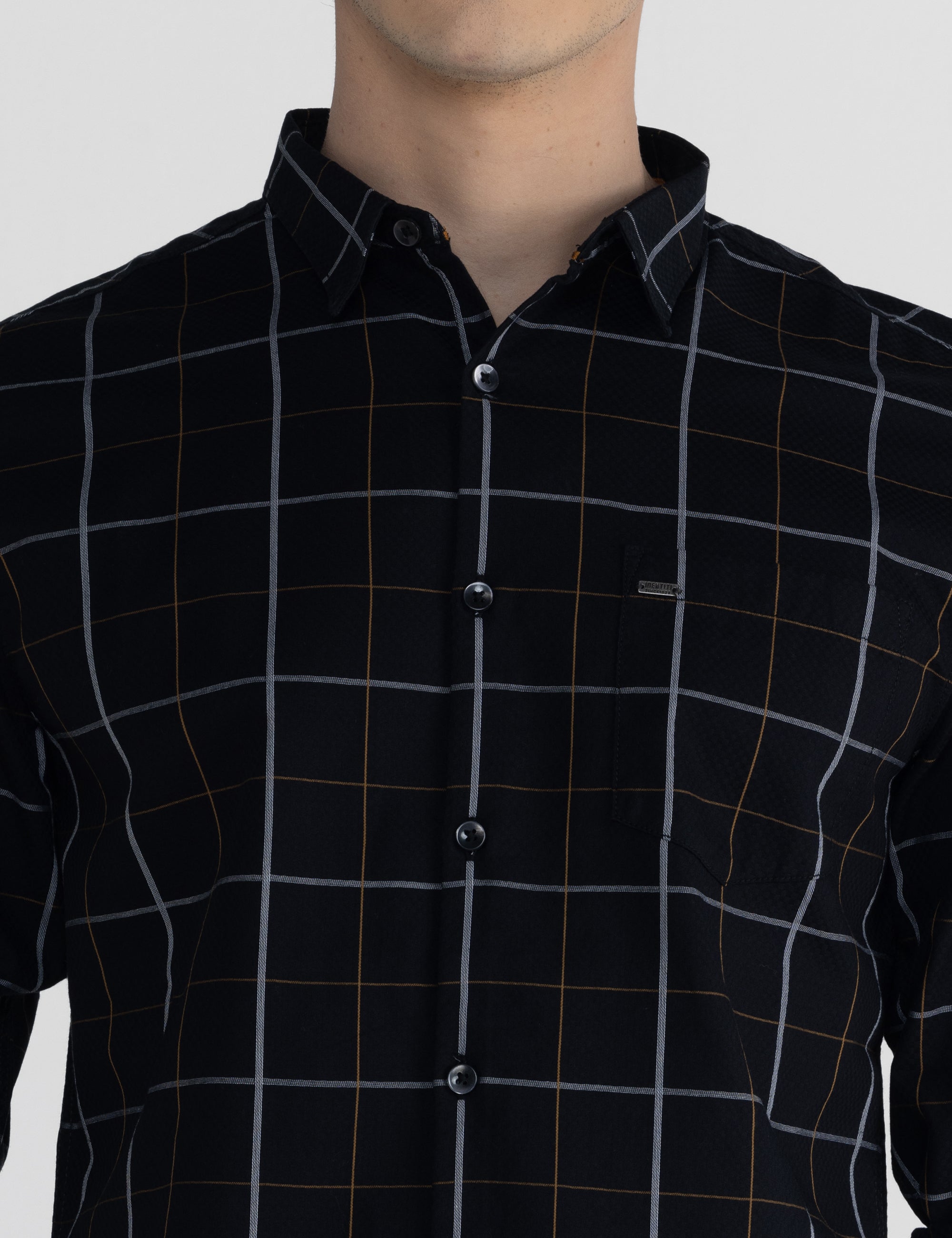 Identiti Men Regular Collar Dobby Check Shirt In Black