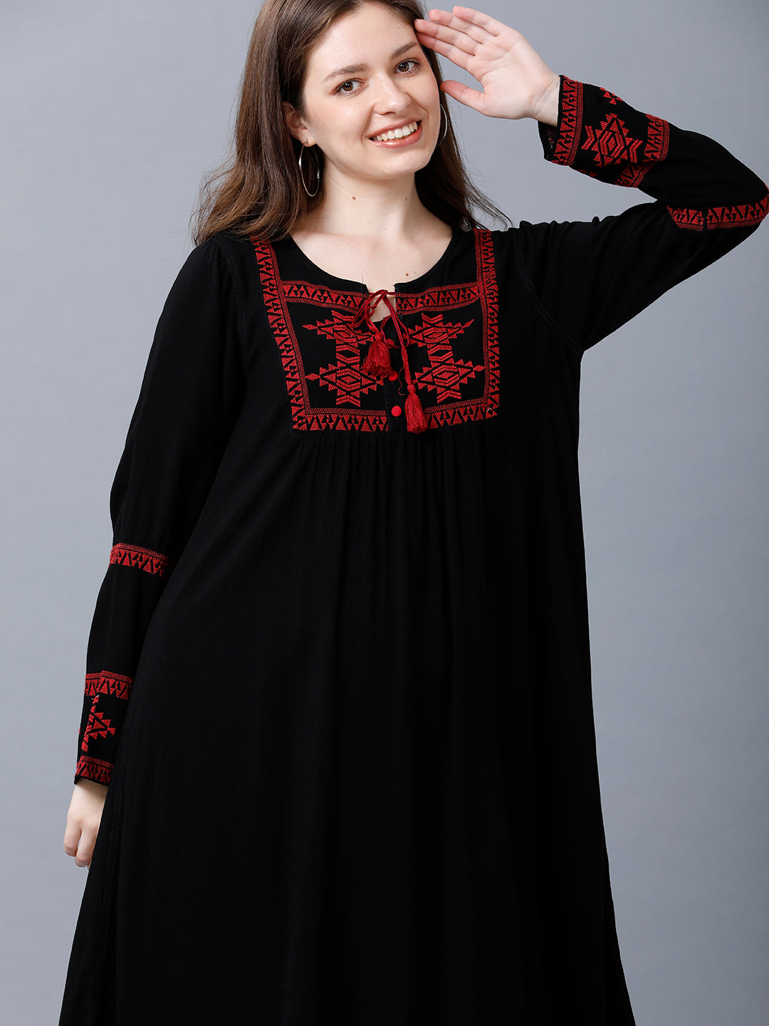 Identiti Women Solid Indo Western Embroidered Kurti/Mid Length Tunic